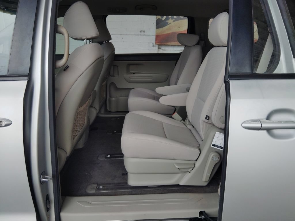 Used 2018 Kia Sedona L FWD image 20