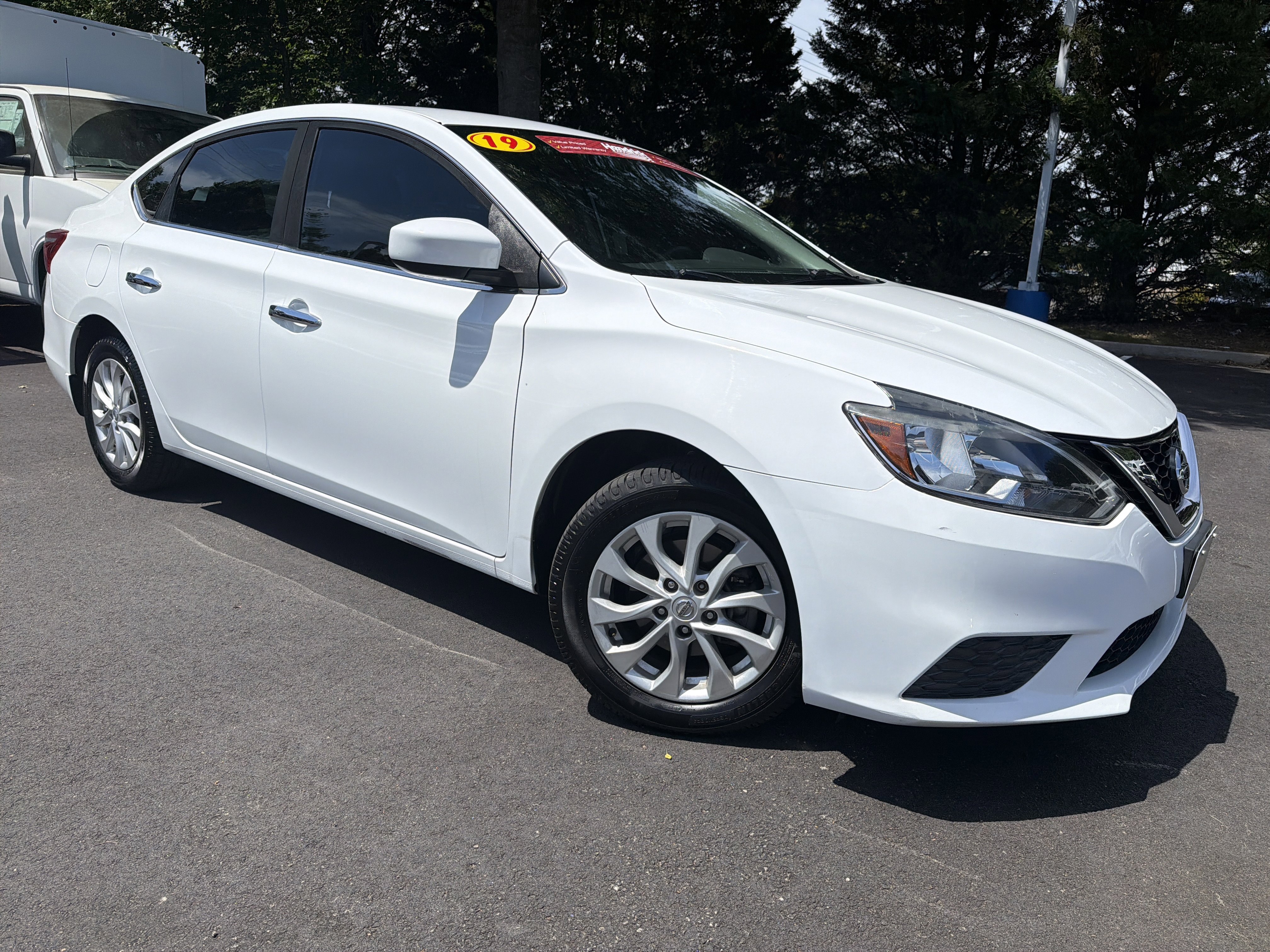 Used 2019 Nissan Sentra SV FWD image 2