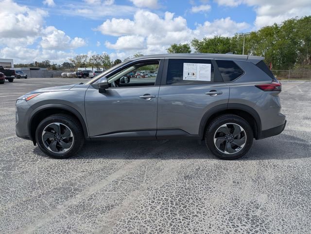 Used 2024 Nissan Rogue SV image 4