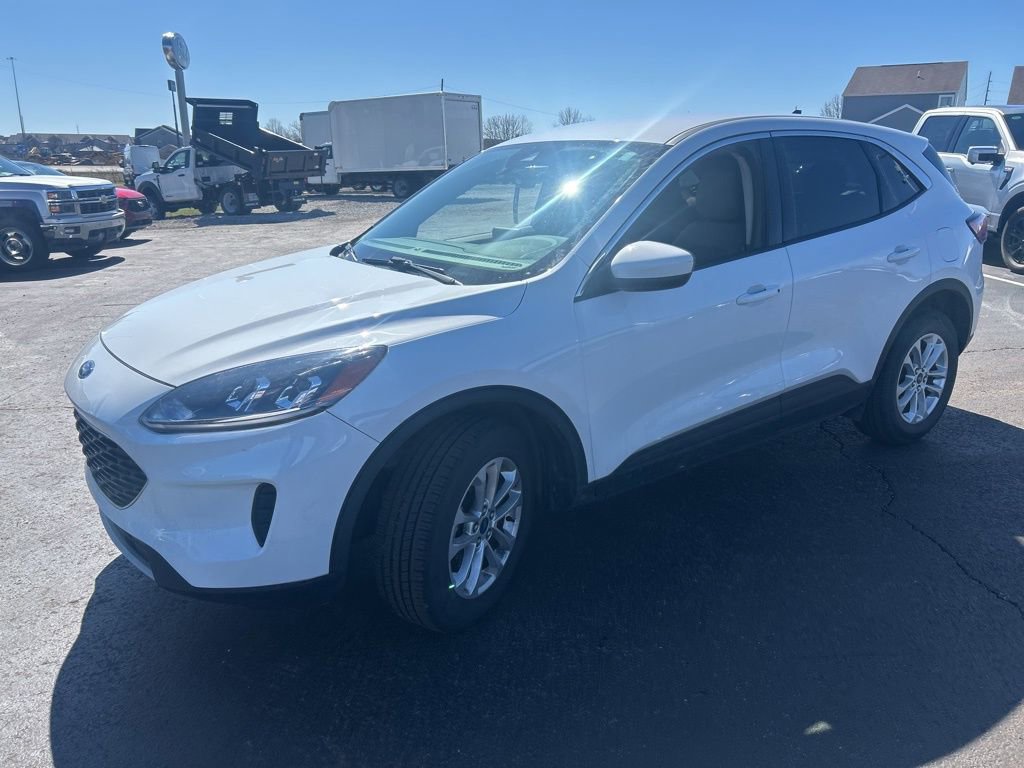 Used 2020 Ford Escape SE image 12