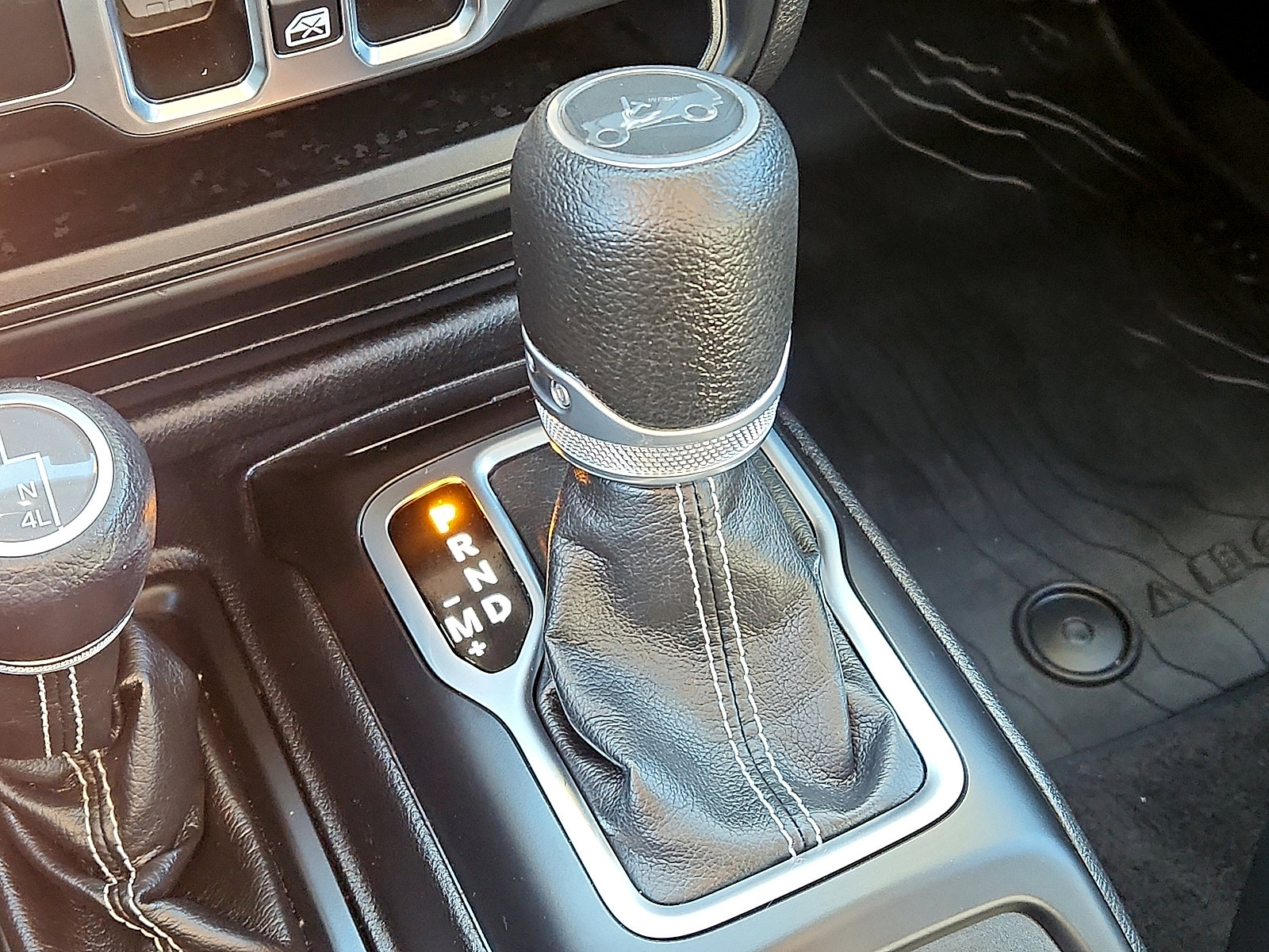 Used 2019 Jeep Wrangler Unlimited Sahara image 15