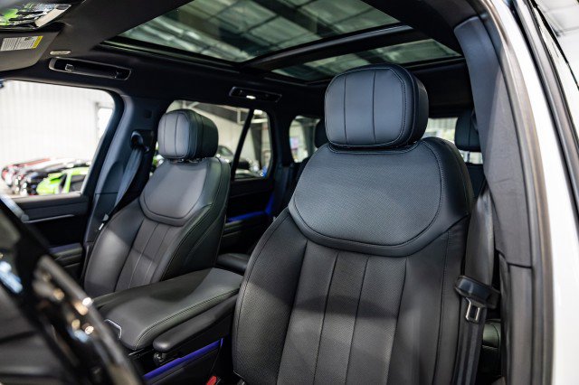 Used 2023 Land Rover Range Rover SE image 15