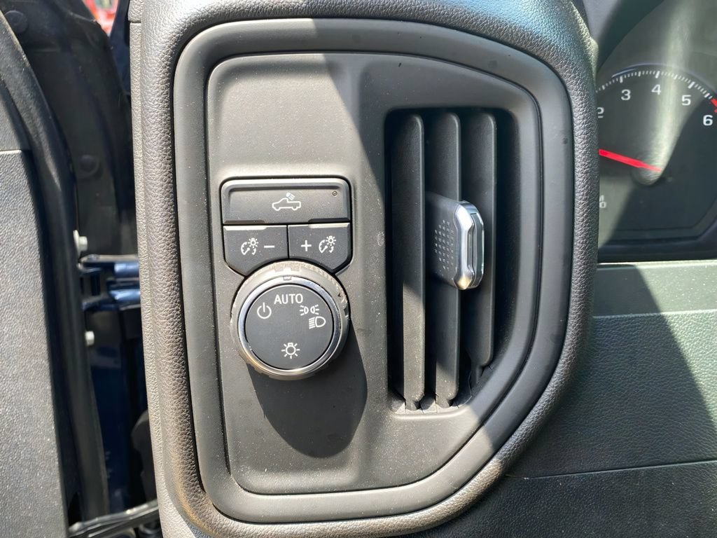 Used 2022 Chevrolet Silverado 1500 Custom RWD image 16