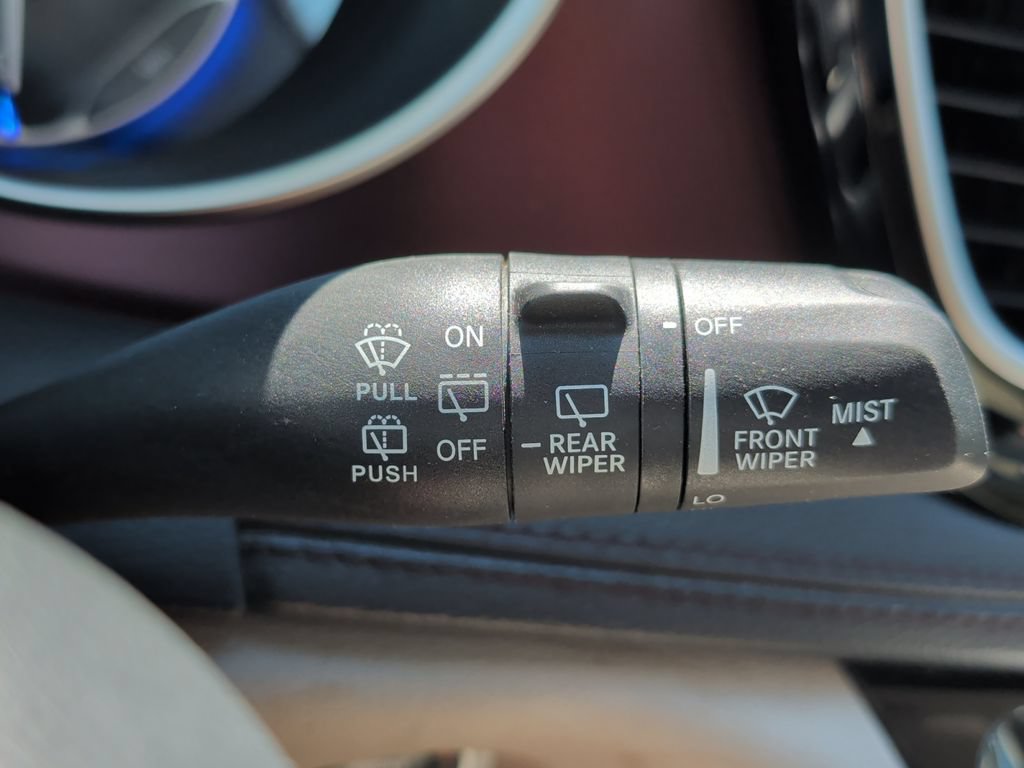Used 2019 Chrysler Pacifica Limited FWD image 45