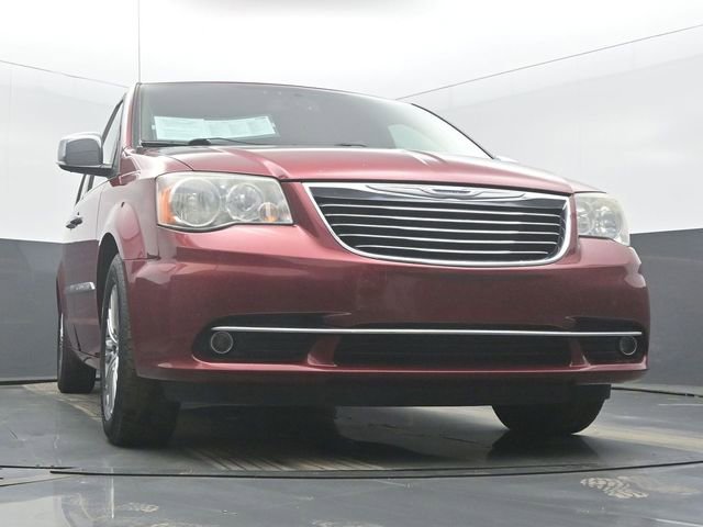 Used 2014 Chrysler Town & Country Touring-L w/ Driver Convenience Group image 53