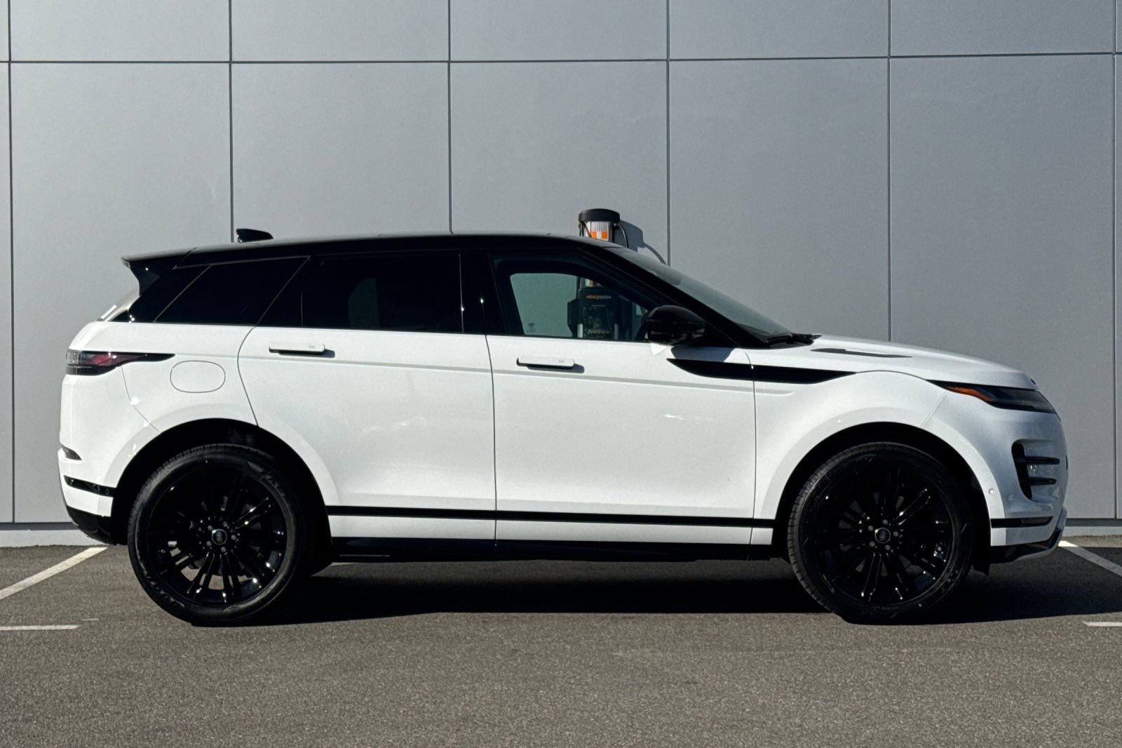 New 2026 Land Rover Range Rover Evoque Dynamic SE image 6
