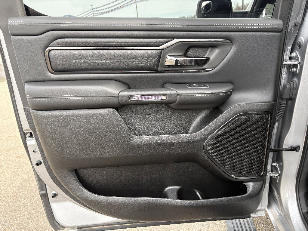 Used 2022 RAM 1500 Limited w/ Cold Weather Group image 16