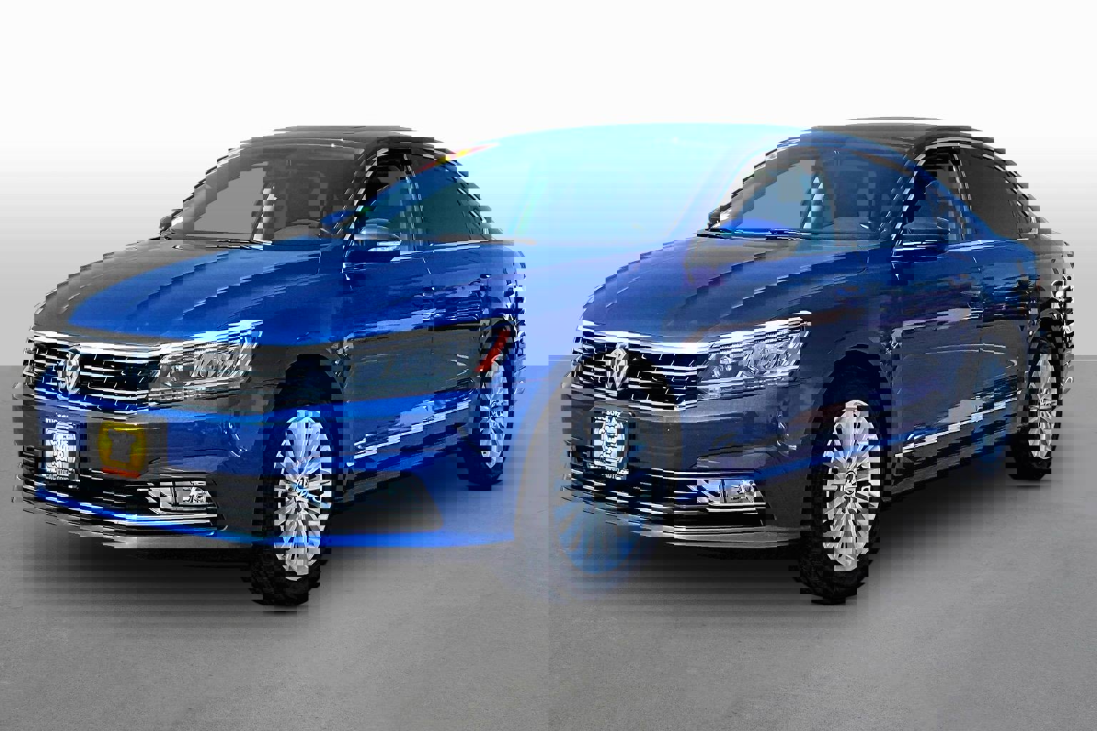 Used 2017 Volkswagen Passat 1.8T SE w/ SE Lighting Package