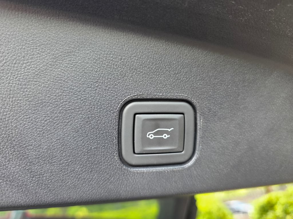 Certified 2024 Cadillac Lyriq Tech RWD image 30