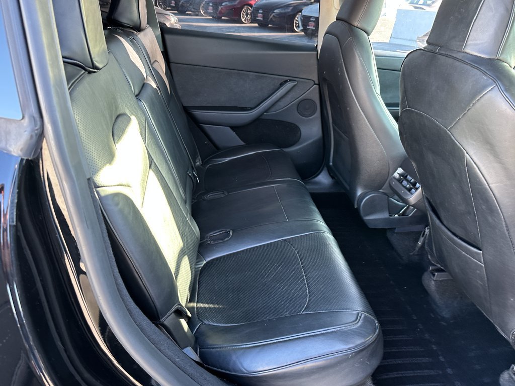 Used 2024 Tesla Model Y Long Range AWD/4WD image 18
