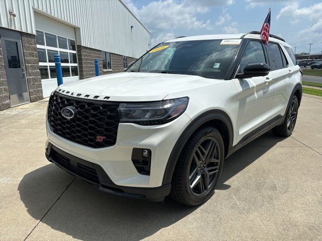 Certified 2025 Ford Explorer ST image 4