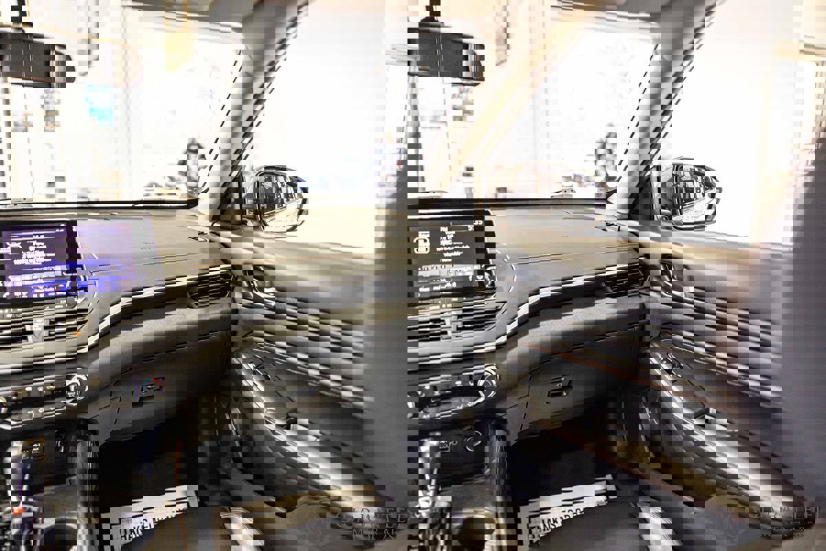 Used 2019 Nissan Altima 2.5 SR w/ SR Premium Package image 36