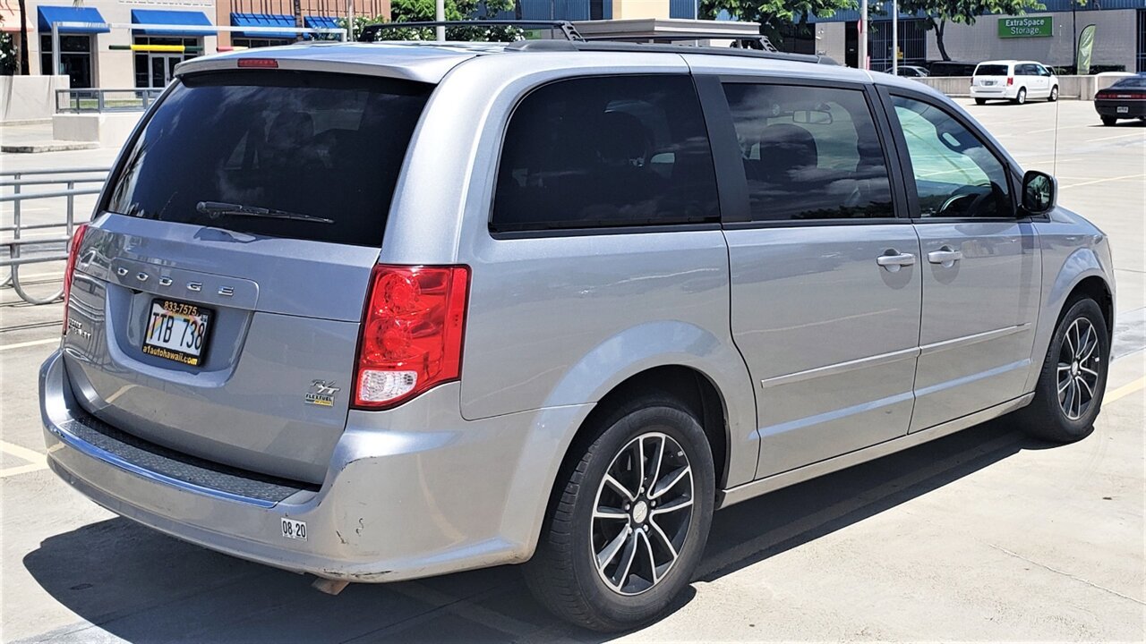 Used 2016 Dodge Grand Caravan R/T image 6