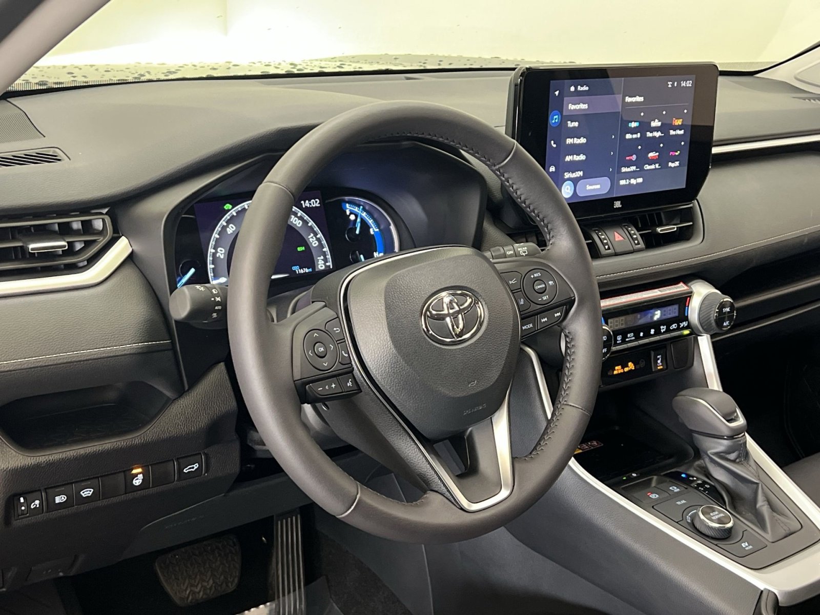 Used 2024 Toyota RAV4 XLE Premium w/ Weather Package AWD/4WD image 15