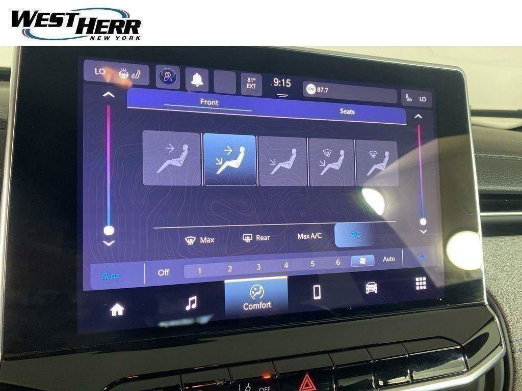 Used 2023 Jeep Compass Latitude w/ Convenience Group AWD/4WD image 30