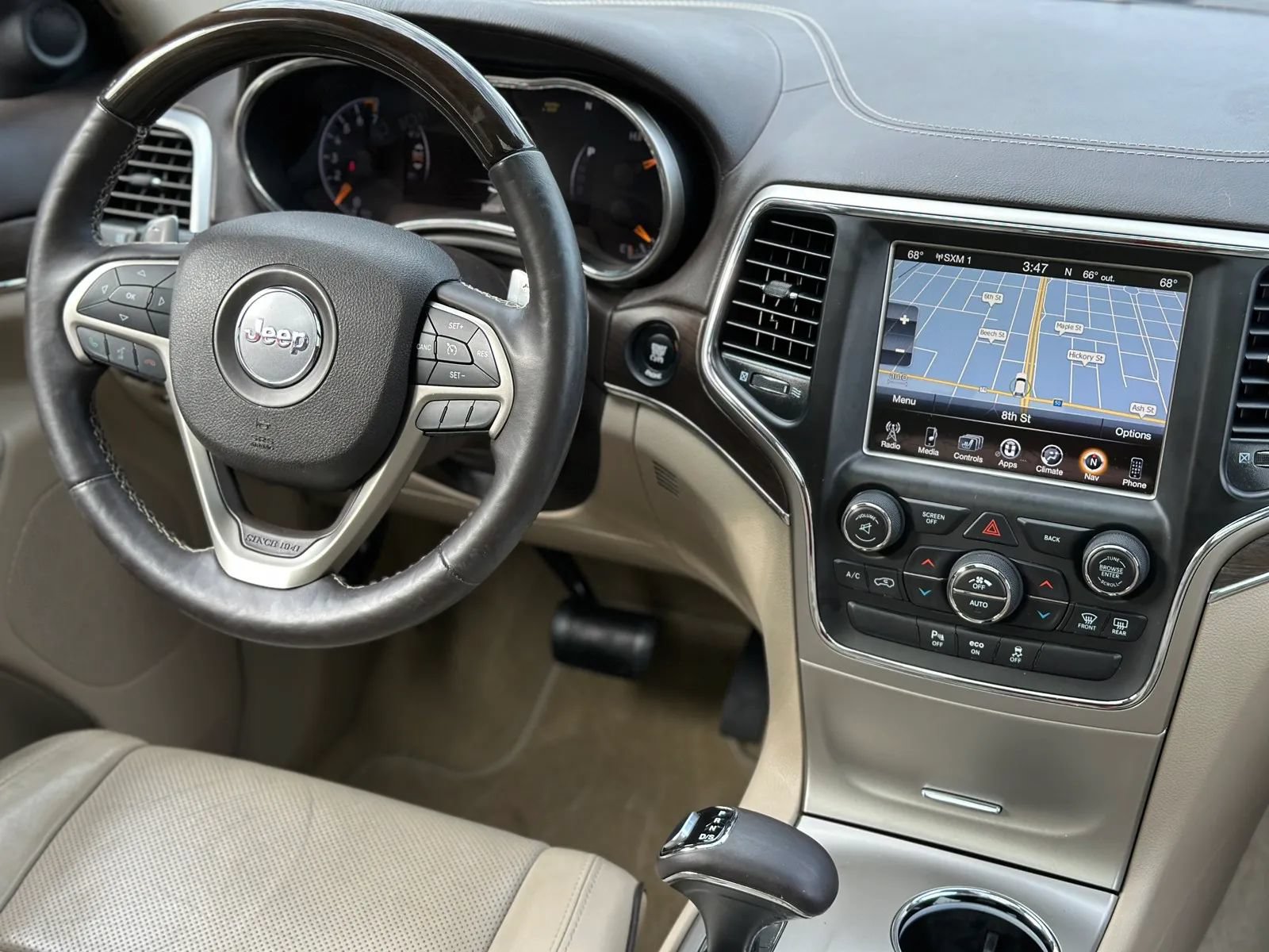 Used 2015 Jeep Grand Cherokee Overland AWD/4WD image 27