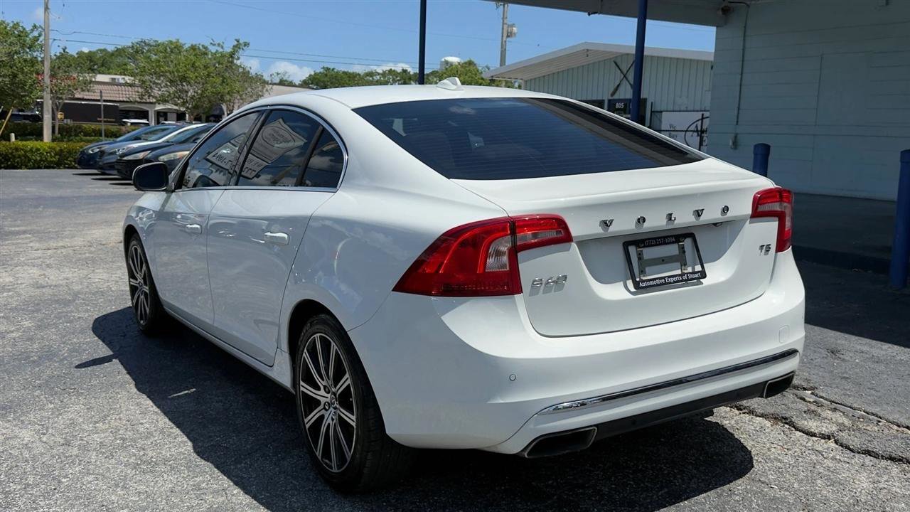 Used 2017 Volvo S60 T5 Inscription FWD image 3
