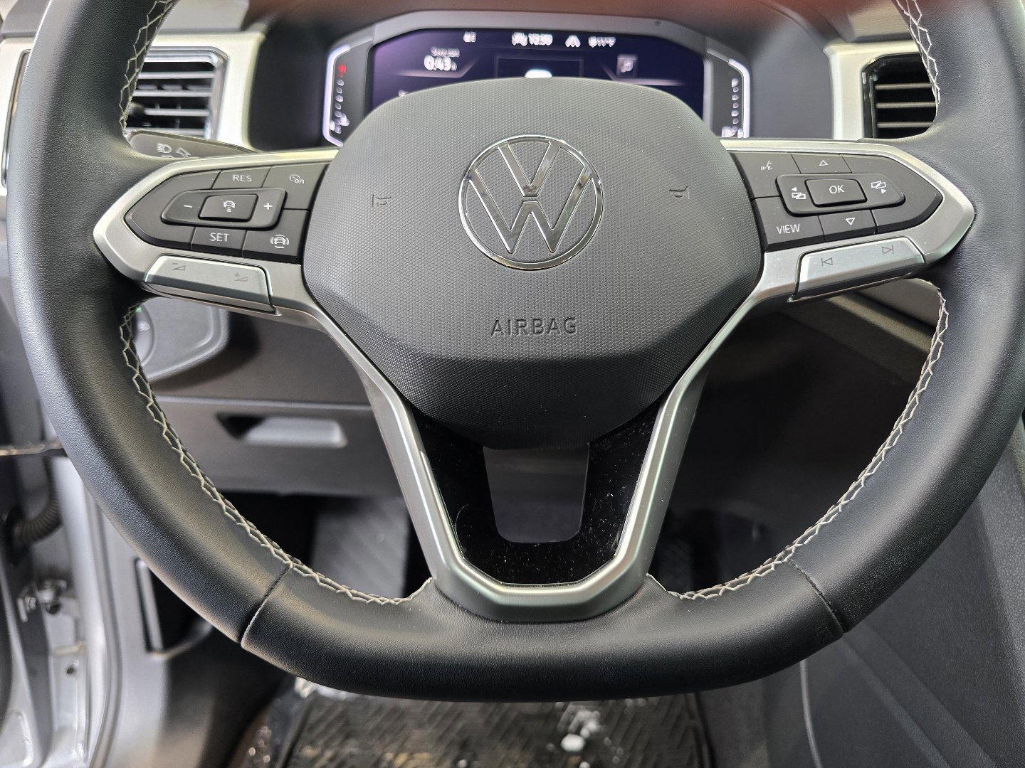 Used 2023 Volkswagen Atlas SE image 33