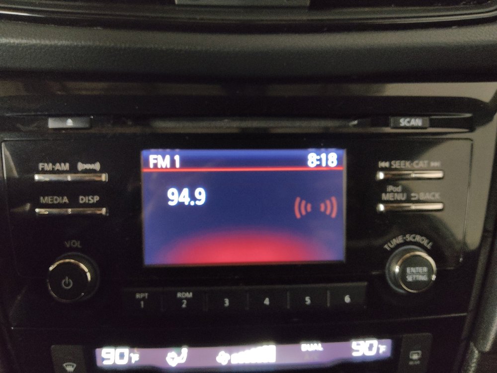 Used 2017 Nissan Rogue SV w/ Midnight Edition image 25