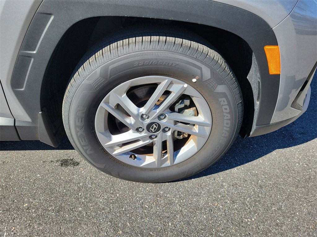 Used 2025 Hyundai Tucson SE image 6