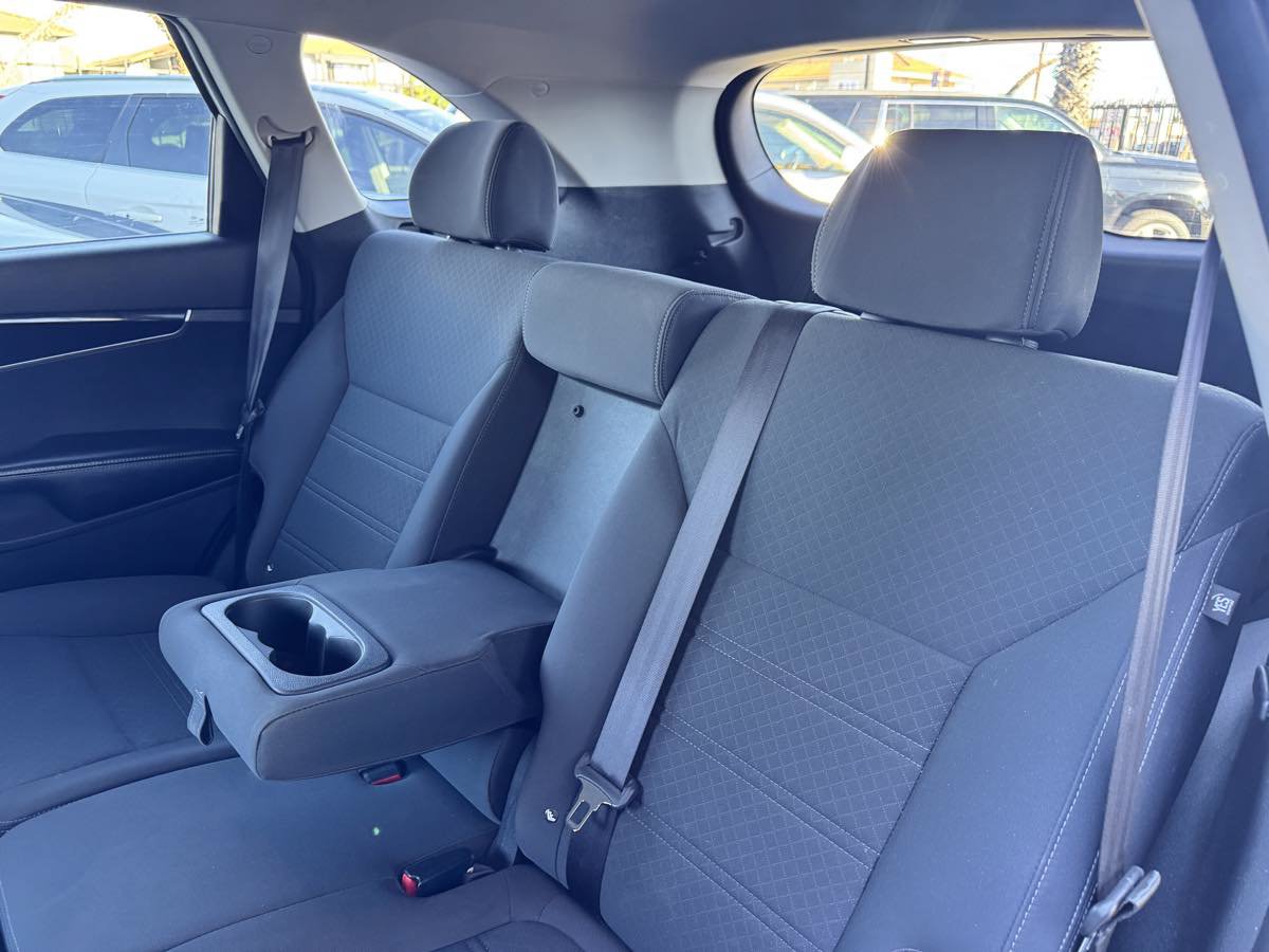 Used 2016 Kia Sorento AWD image 32