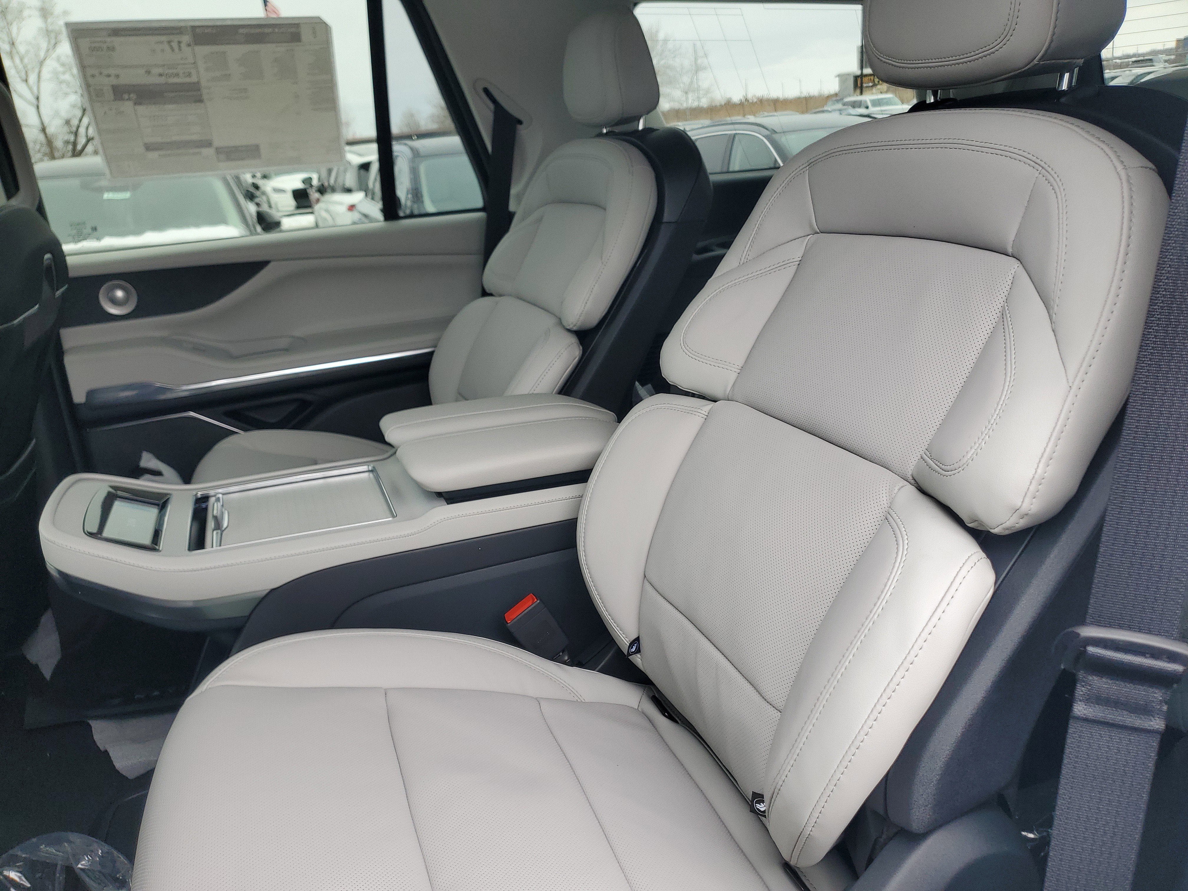 New 2026 Lincoln Navigator Reserve w/ Jet Appearance Package image 31