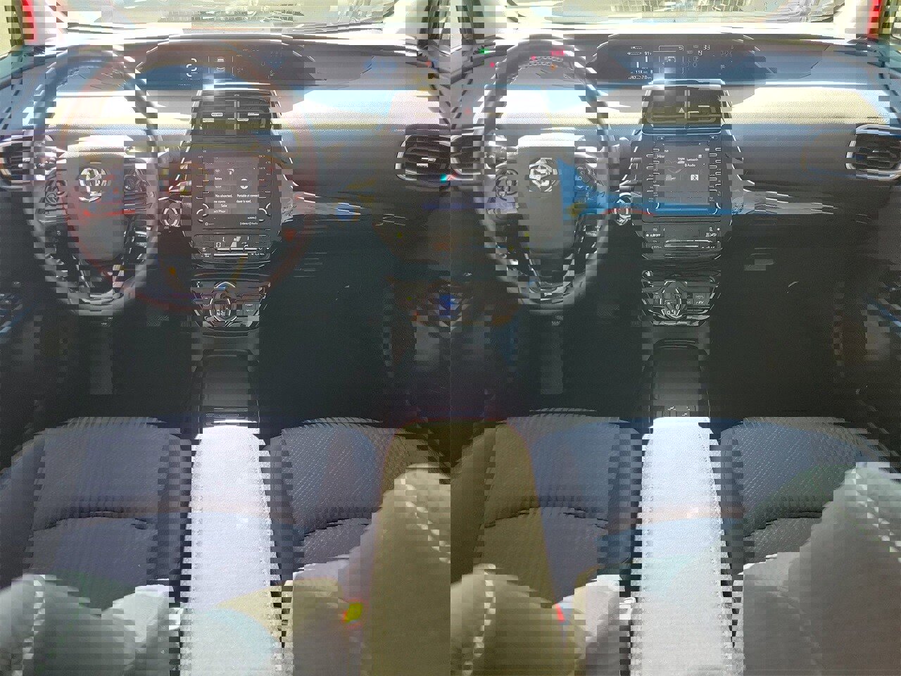 Used 2022 Toyota Prius Prime LE image 11