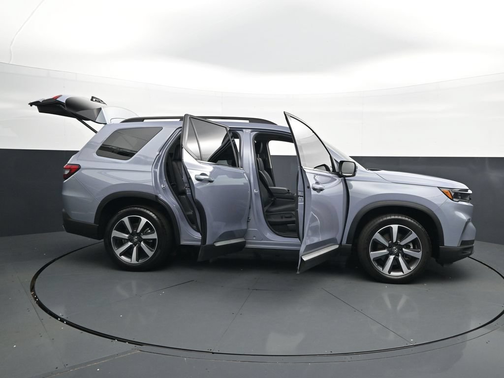 Used 2025 Honda Pilot Touring image 50
