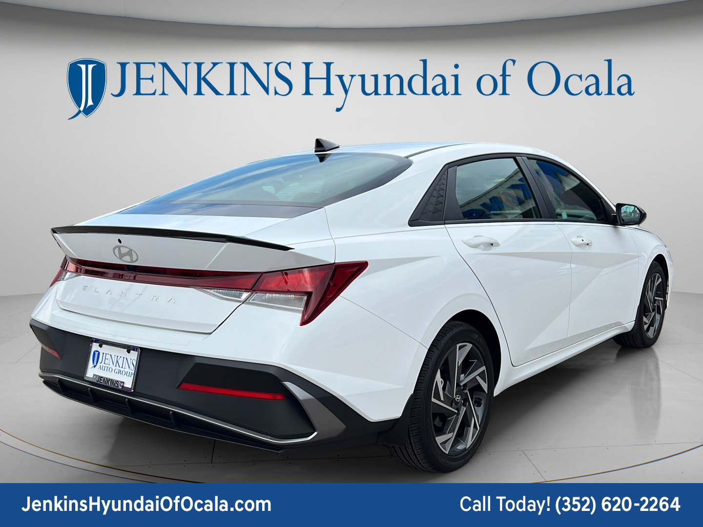 Certified 2025 Hyundai Elantra Sport FWD image 3