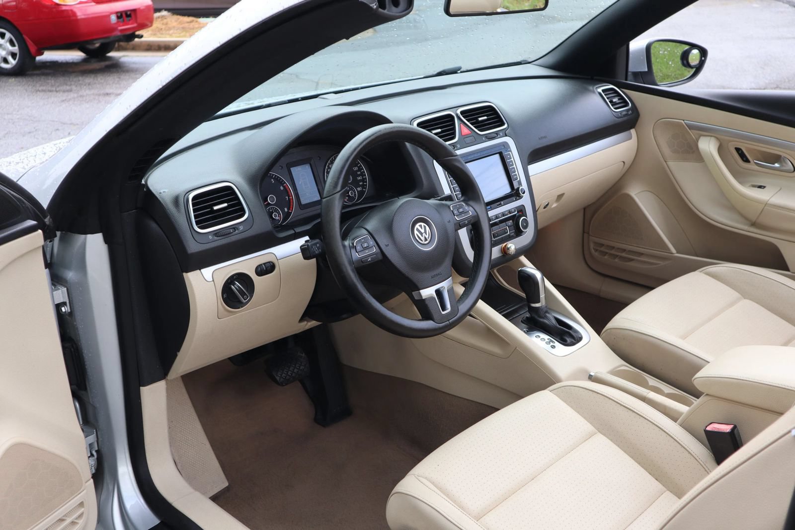 Used 2012 Volkswagen Eos Komfort FWD image 8