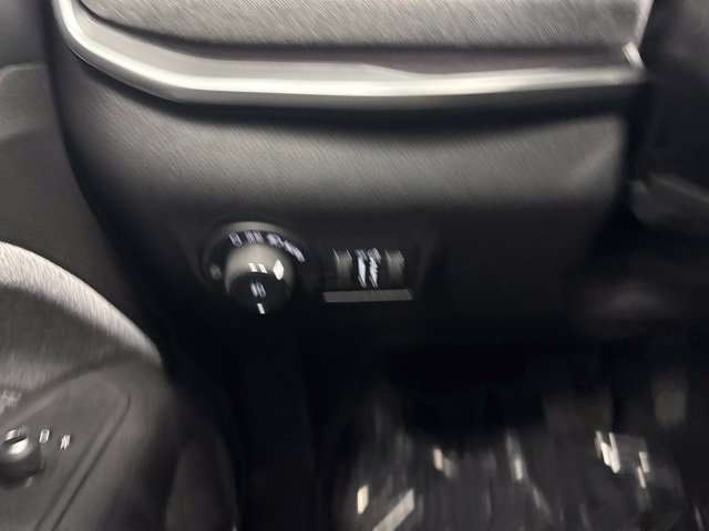 Used 2024 Jeep Compass Latitude AWD/4WD image 34