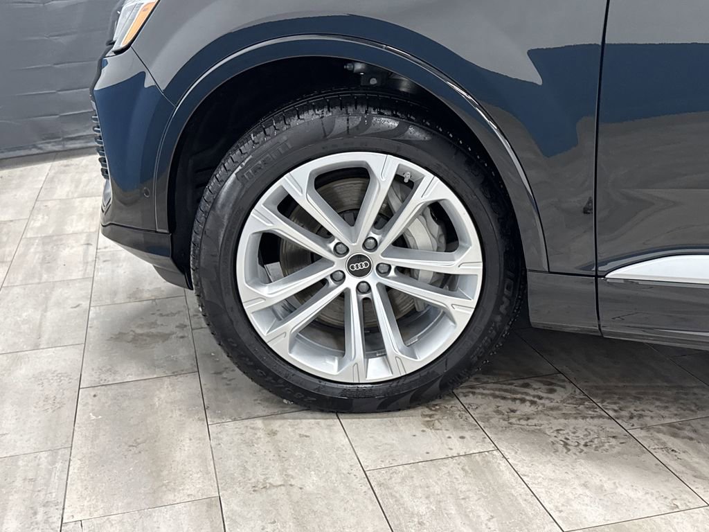 Used 2025 Audi Q7 3.0T Prestige w/ Prestige Package image 40