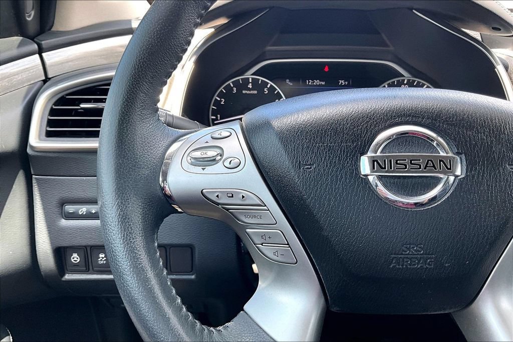 Used 2017 Nissan Murano Platinum w/ Platinum Technology Package FWD image 18