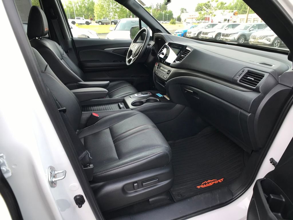 Certified 2023 Honda Passport TrailSport image 30