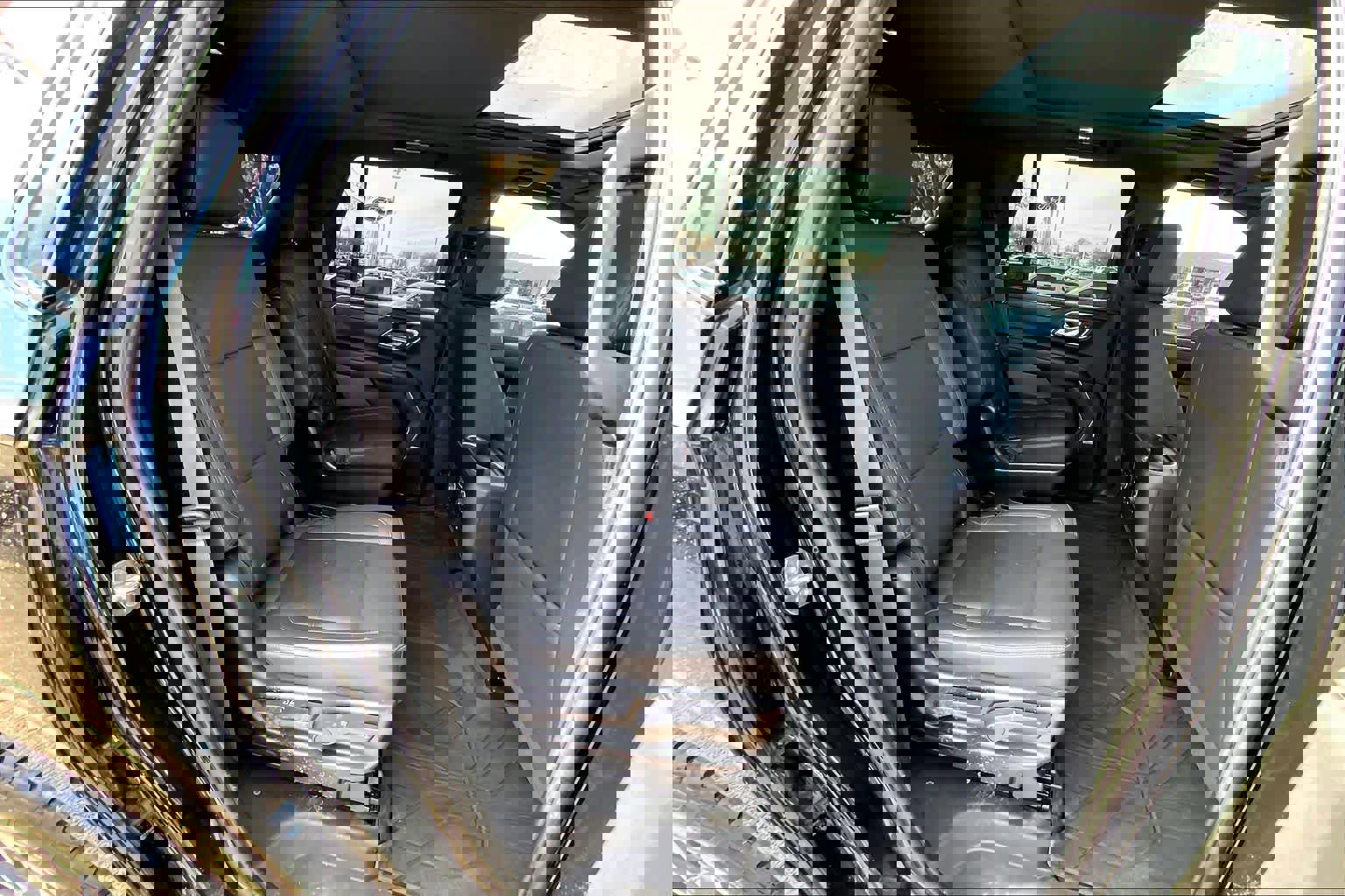 Used 2023 Chevrolet Tahoe Z71 w/ Luxury Package image 19