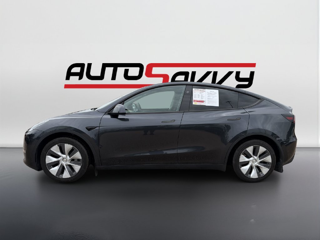 Used 2024 Tesla Model Y 2WD image 8
