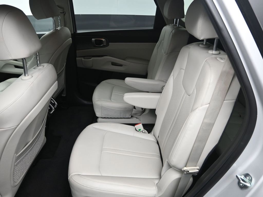 Certified 2024 Kia Sorento EX image 30