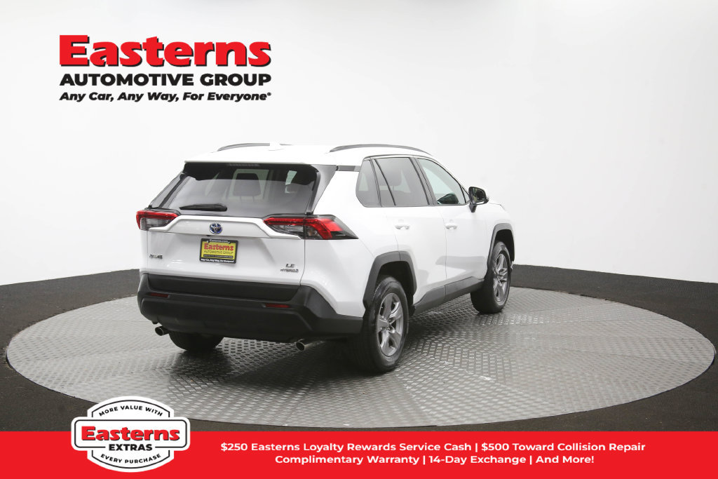 Used 2023 Toyota RAV4 LE AWD/4WD image 39