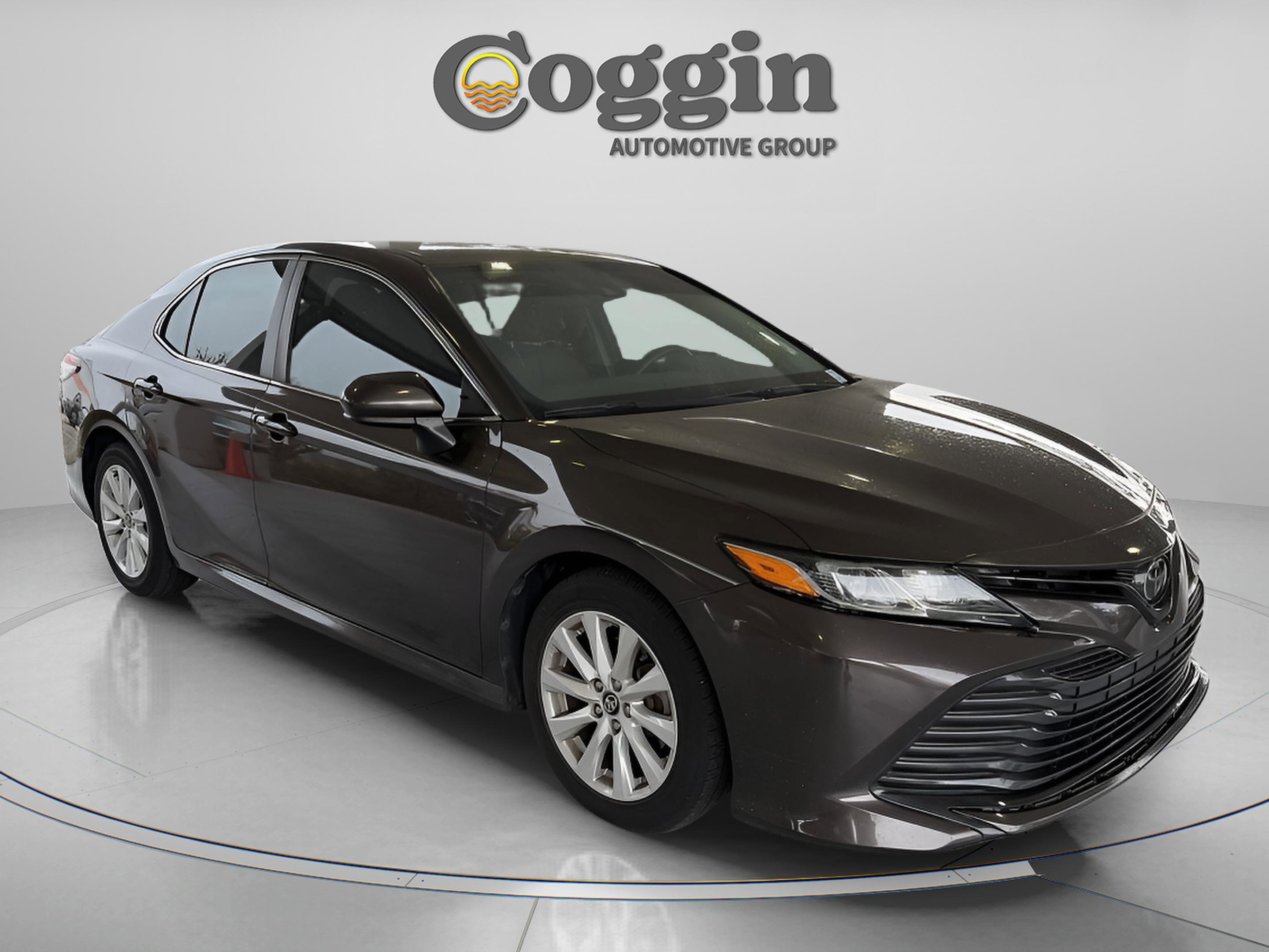 Used 2020 Toyota Camry LE image 9