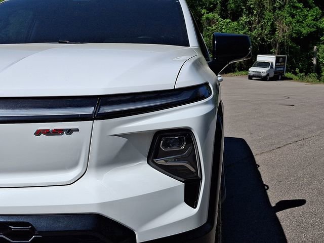 Used 2024 Chevrolet Silverado EV RST AWD/4WD image 11