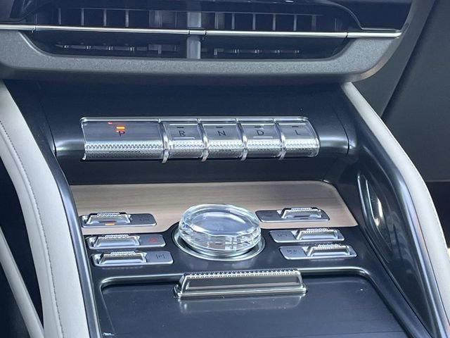 Used 2024 Lincoln Nautilus Reserve AWD/4WD image 17