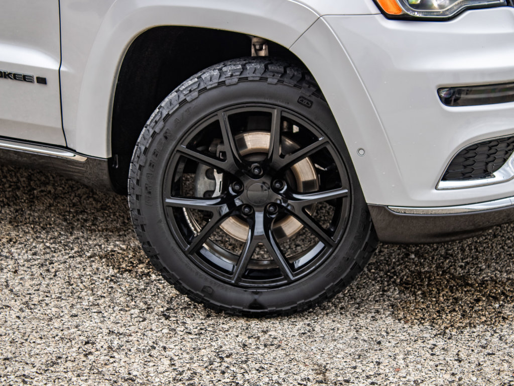 Used 2021 Jeep Grand Cherokee Summit image 2