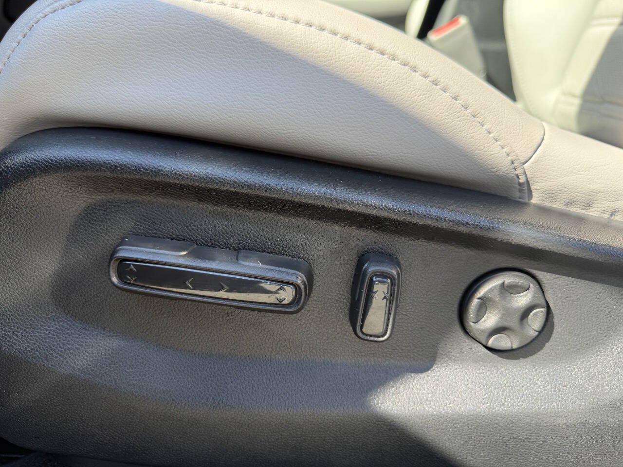 Used 2018 Honda CR-V Touring image 20