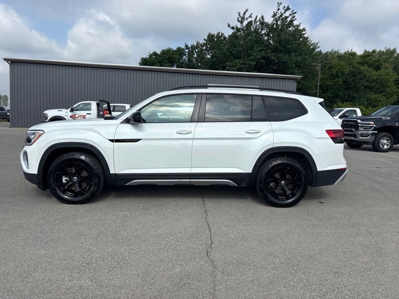 Used 2024 Volkswagen Atlas Peak Edition SEL AWD/4WD image 6