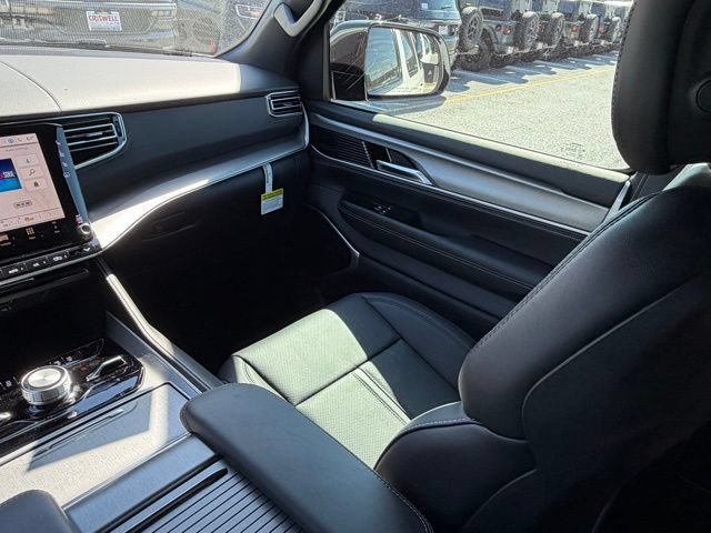 New 2026 Jeep Grand Wagoneer L Limited AWD/4WD image 39