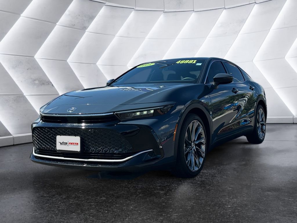 Used 2025 Toyota Crown Limited w/ Advanced Technology Package image 3