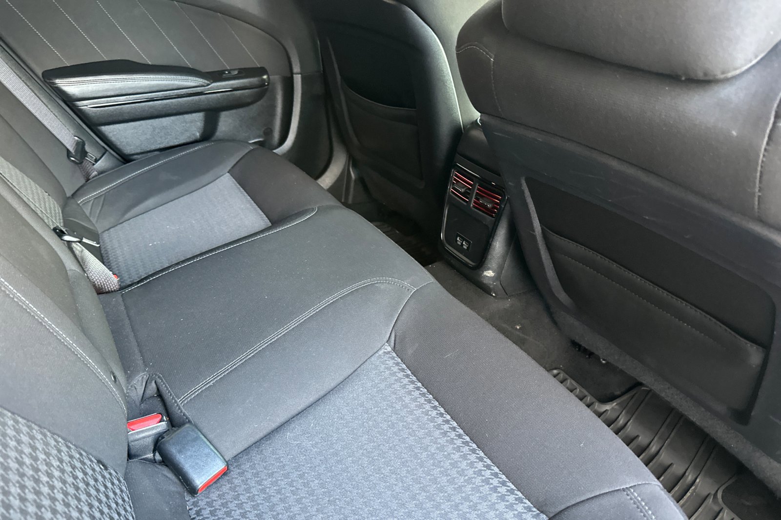 Used 2021 Dodge Charger R/T w/ Blacktop Package image 17