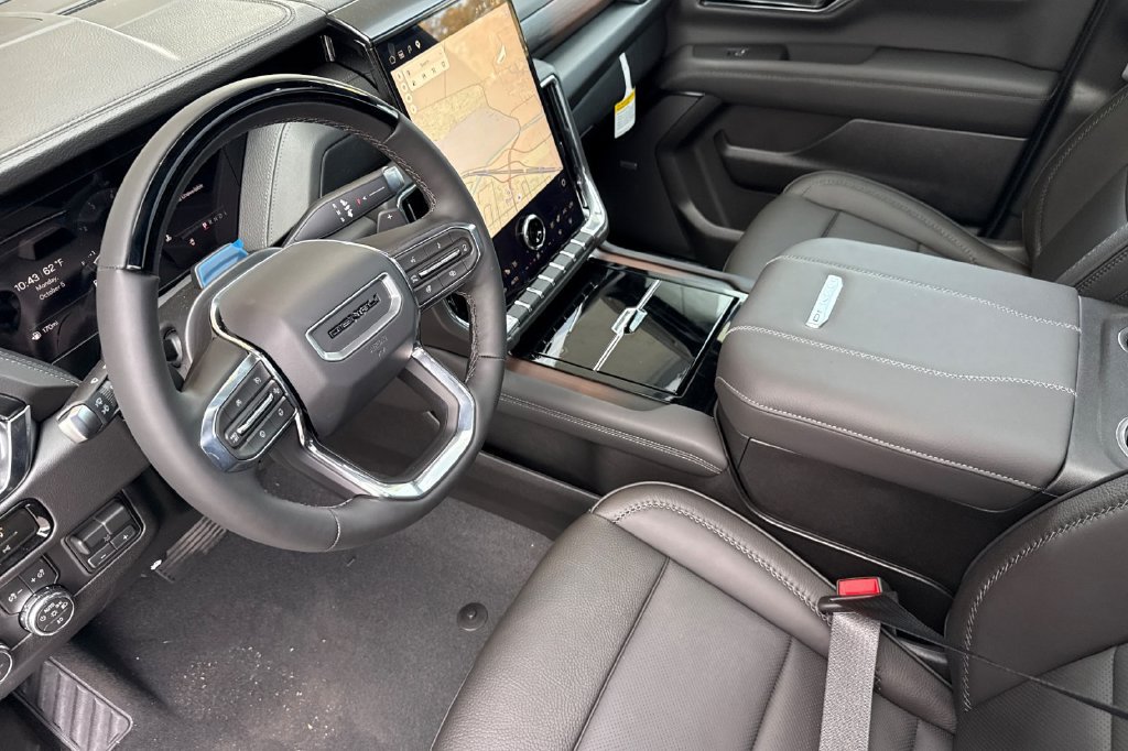 New 2026 GMC Yukon XL Denali w/ Denali Reserve Package RWD image 4