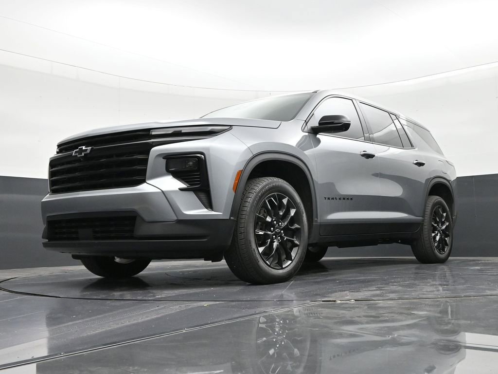 Used 2024 Chevrolet Traverse LS w/ Midnight/Sport Edition image 20