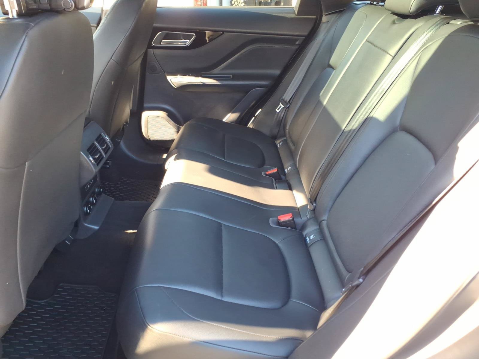 Used 2019 Jaguar F-PACE Premium AWD/4WD image 14